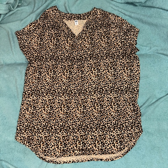 Old Navy Tops - Old Navy leopard print cap Sleeve Blouse